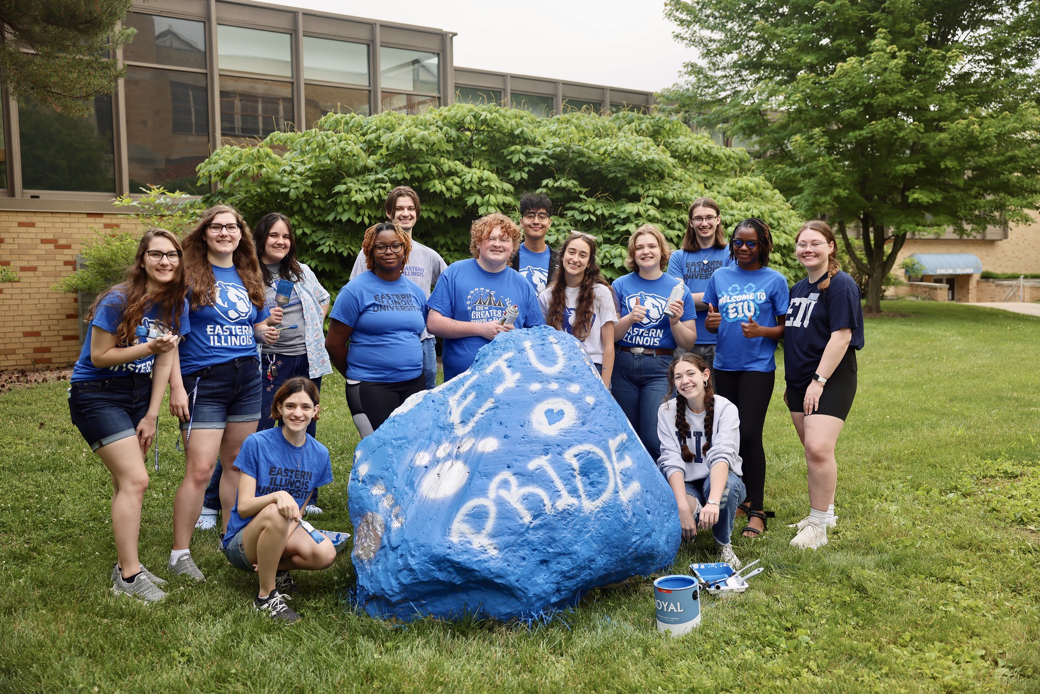 Orientation Student Ambassadors paint the EIU Spirit Rock for the first time